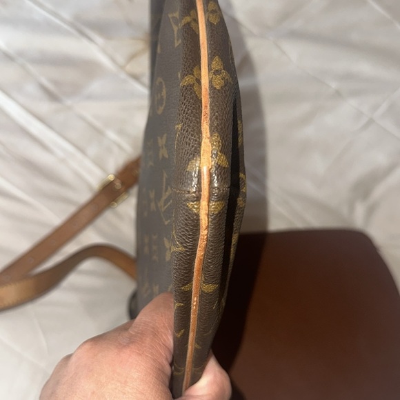 Louis Vuitton Brown Monogram Shoulder Bag - Picture 8 of 12
